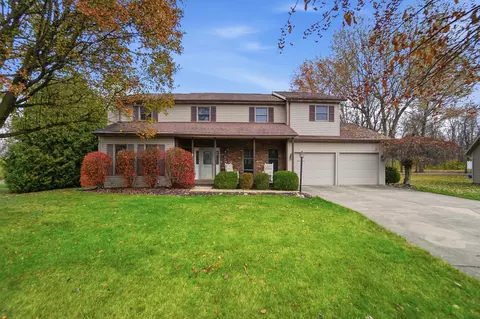 307 Ridge Crest Cir, Lima, OH 45801