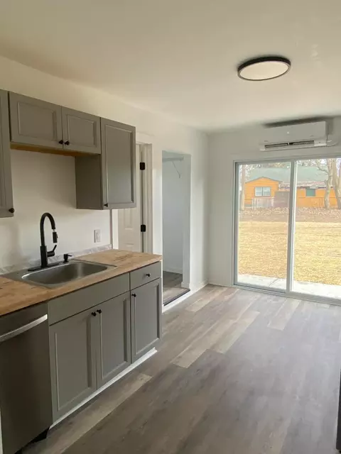 Kitchen - 2000 Springmont Ave, Springfield, OH 45506 photo 1 of 5