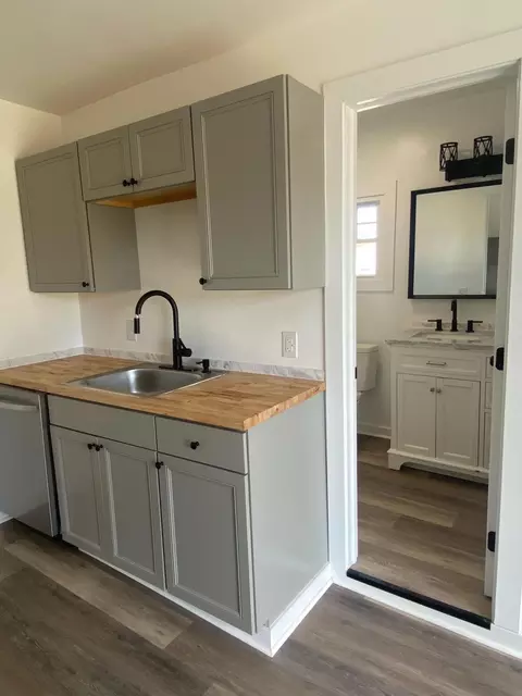 Kitchen - 2000 Springmont Ave, Springfield, OH 45506 photo 2 of 5
