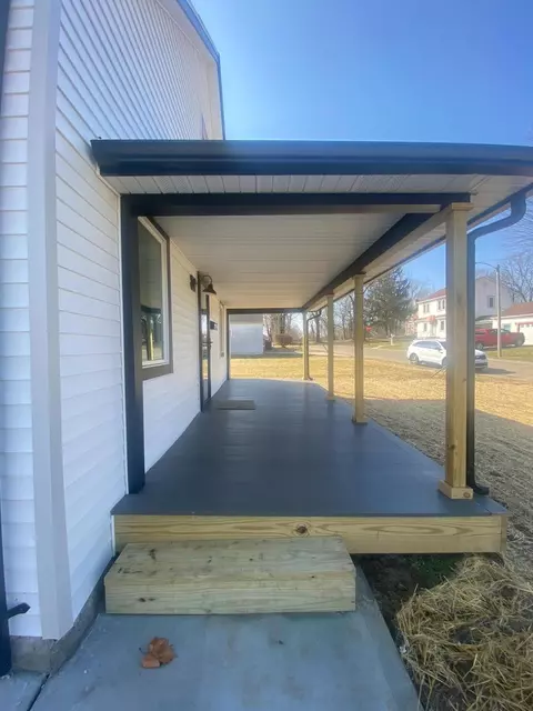 Exterior - 2000 Springmont Ave, Springfield, OH 45506 photo 6 of 8