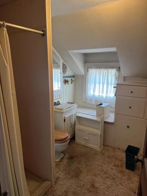 Bath - 1425 Sheaff Rd, Springfield, OH 45504 photo 2 of 2
