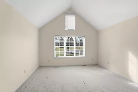 Bedroom - 480 E Parnell Pl, Springfield, OH 45503 photo 6 of 11