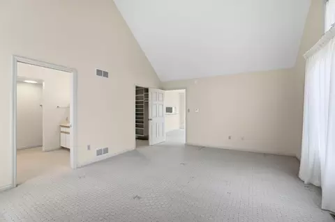 Bedroom - 480 E Parnell Pl, Springfield, OH 45503 photo 2 of 11