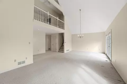 Living - 480 E Parnell Pl, Springfield, OH 45503 photo 5 of 18