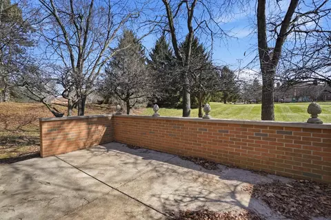 Exterior - 480 E Parnell Pl, Springfield, OH 45503 photo 4 of 13
