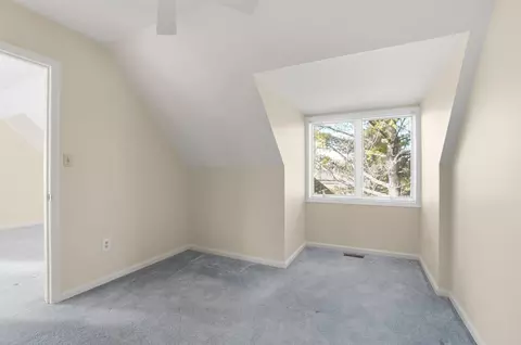 Bedroom - 480 E Parnell Pl, Springfield, OH 45503 photo 10 of 11