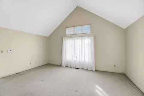Living - 480 E Parnell Pl, Springfield, OH 45503 photo 16 of 18