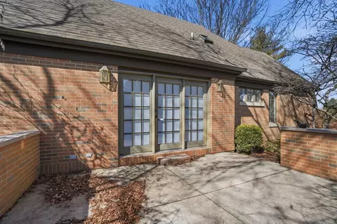 Exterior - 480 E Parnell Pl, Springfield, OH 45503 photo 5 of 13