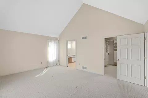 Bedroom - 480 E Parnell Pl, Springfield, OH 45503 photo 3 of 11