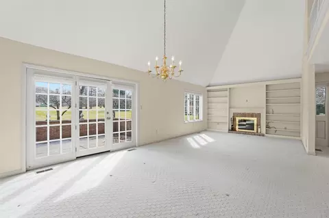 Living - 480 E Parnell Pl, Springfield, OH 45503 photo 7 of 18