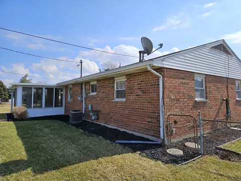 Exterior - 1620 Cypress Pl, Sidney, OH 45365 photo 5 of 16