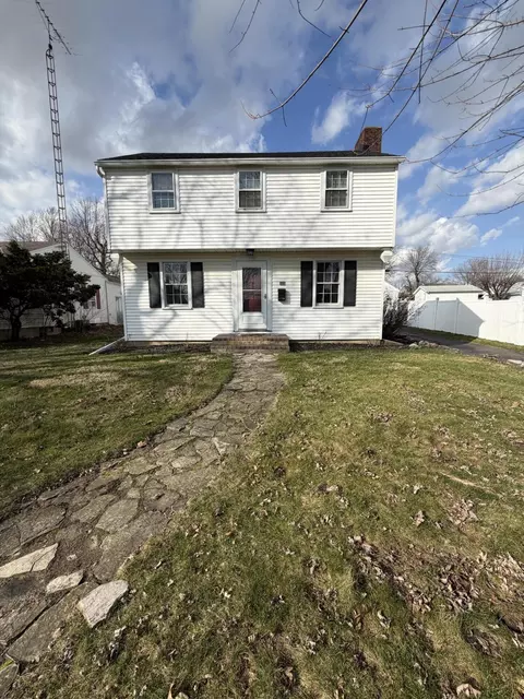 509 E North St, Kenton, OH 43326