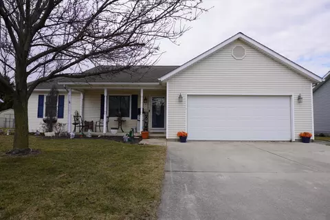 917 Sunrise Dr, Wapakoneta, OH 45895