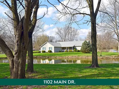 1102 Main Dr, Greenville, OH 45331