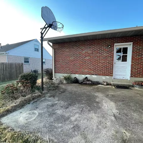 Exterior - 1921 Elaina Dr, Springfield, OH 45503 photo 10 of 13
