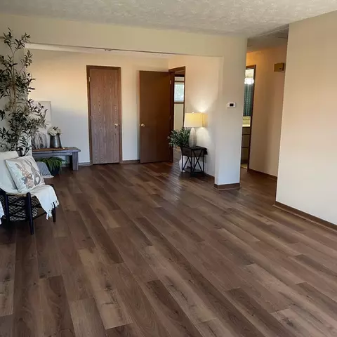 Living - 1921 Elaina Dr, Springfield, OH 45503 photo 2 of 3