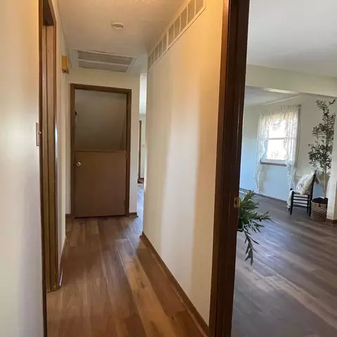 Entry Way - 1921 Elaina Dr, Springfield, OH 45503 photo 2 of 3