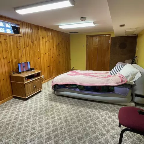 Bedroom - 1921 Elaina Dr, Springfield, OH 45503 photo 7 of 7