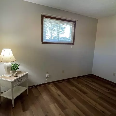 Bedroom - 1921 Elaina Dr, Springfield, OH 45503 photo 3 of 7