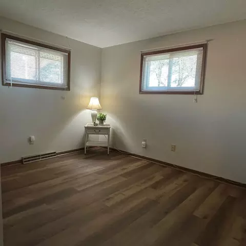 Bedroom - 1921 Elaina Dr, Springfield, OH 45503 photo 1 of 7