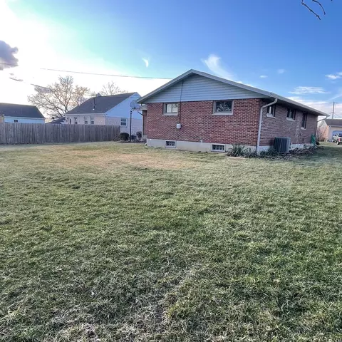 Exterior - 1921 Elaina Dr, Springfield, OH 45503 photo 4 of 13