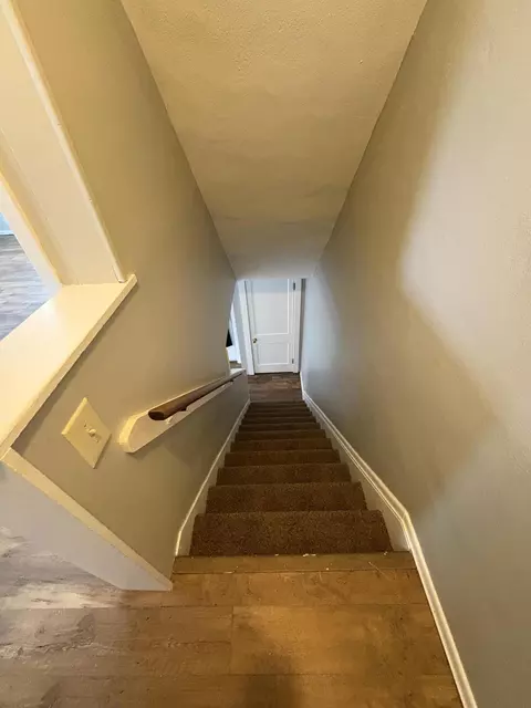 Entry Way - 913-915 Mitchell Blvd, Springfield, OH 45503 photo 1 of 3