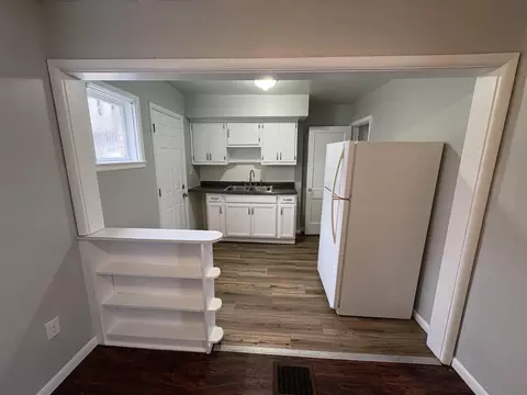 Kitchen - 913-915 Mitchell Blvd, Springfield, OH 45503 photo 2 of 3