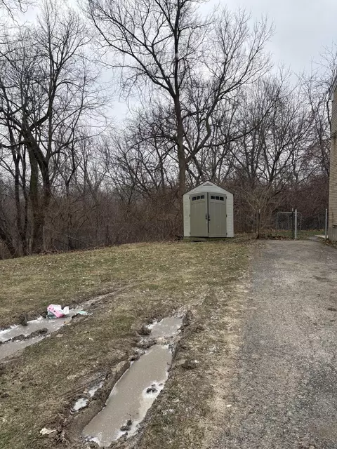 Exterior - 913-915 Mitchell Blvd, Springfield, OH 45503 photo 3 of 3