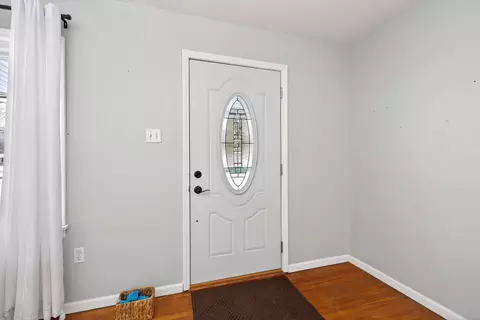 Entry Way - 206 S Tecumseh Rd, Springfield, OH 45506 photo 1 of 1