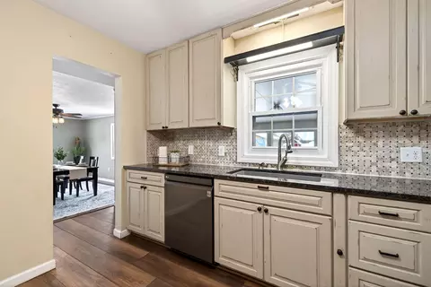 Kitchen - 206 S Tecumseh Rd, Springfield, OH 45506 photo 2 of 3