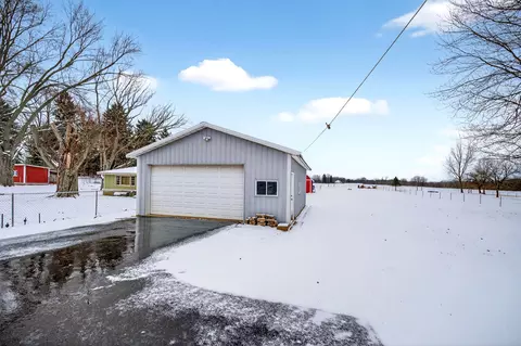 Exterior - 206 S Tecumseh Rd, Springfield, OH 45506 photo 6 of 9