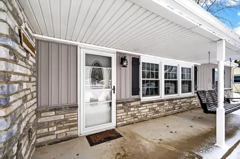 Exterior - 206 S Tecumseh Rd, Springfield, OH 45506 photo 3 of 9
