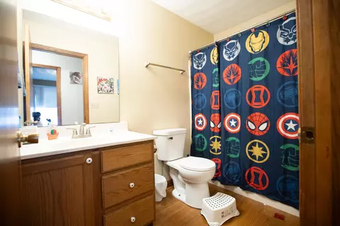 Bath - 1014 Chicory Ct, Celina, OH 45822 photo 1 of 3