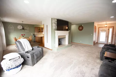 Living - 1014 Chicory Ct, Celina, OH 45822 photo 1 of 2