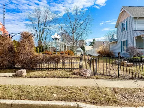 908 N Sugar St, Celina, OH 45822