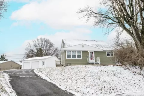 1222 Oakhill Ave, Fairborn, OH 45324