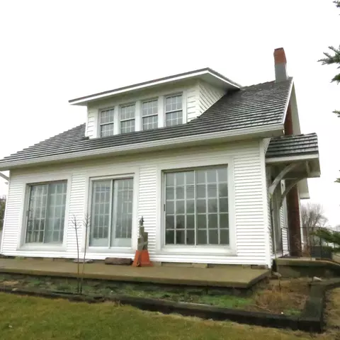 102 E Main St, Anna, OH 45302