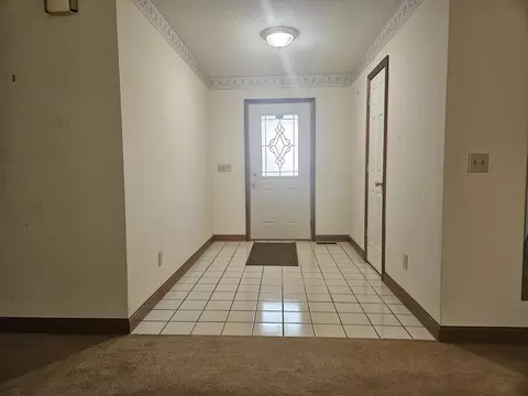 Entry Way - 4909 Shannon Ave, Springfield, OH 45504 photo 1 of 1