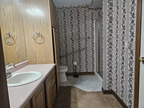 Bath - 4909 Shannon Ave, Springfield, OH 45504 photo 2 of 2