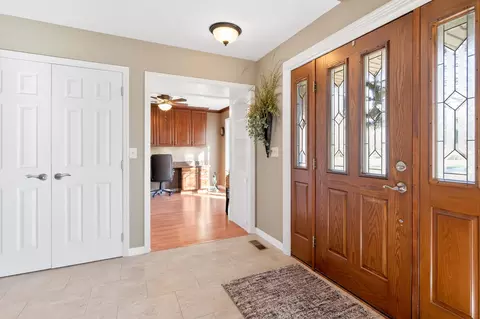 Entry Way - 708 Westover St, Sidney, OH 45365 photo 2 of 5