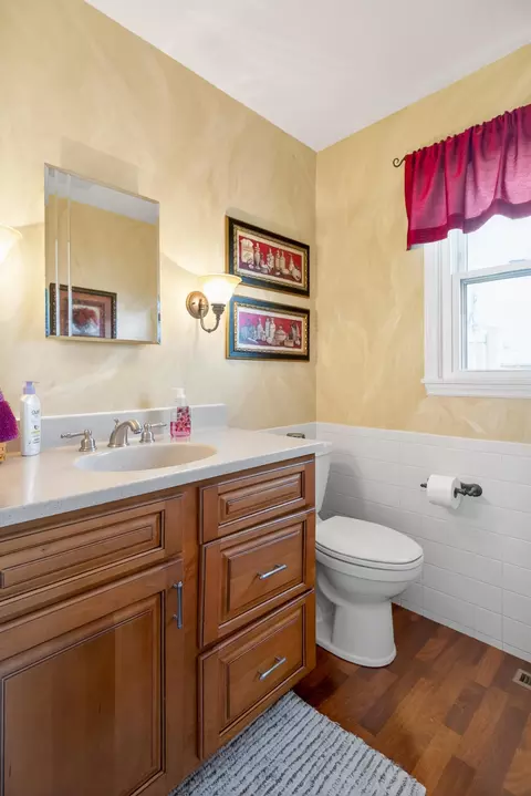 Bath - 708 Westover St, Sidney, OH 45365 photo 2 of 10
