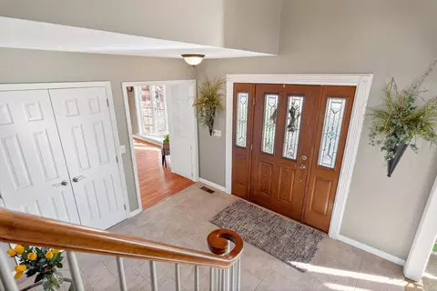 Entry Way - 708 Westover St, Sidney, OH 45365 photo 4 of 5