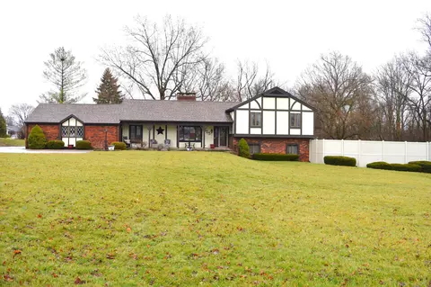 315 N Sunset Dr, Piqua, OH 45356