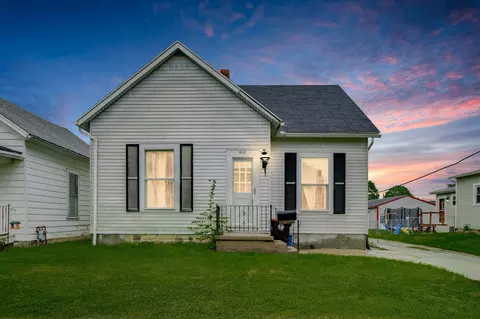 608 W Pearl St, Wapakoneta, OH 45895