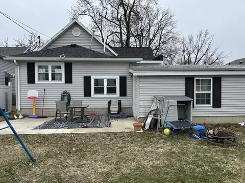 Exterior - 120 E Blake St, Celina, OH 45822 photo 4 of 7
