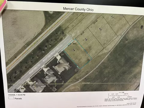 2100 Golfview Dr, Celina, OH 45822