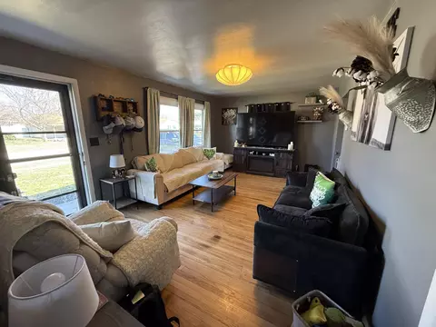 Living - 1021 Hemlock St, Celina, OH 45822 photo 1 of 4