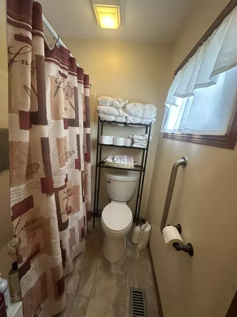 Bath - 4050 River Rd, Sidney, OH 45365 photo 5 of 5