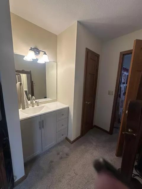 Bath - 4050 River Rd, Sidney, OH 45365 photo 3 of 5