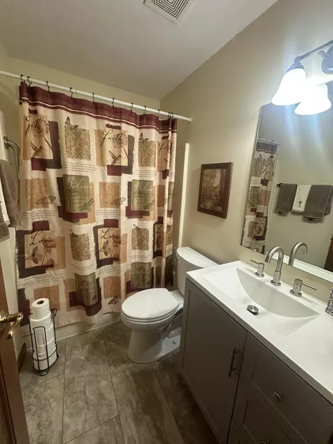 Bath - 4050 River Rd, Sidney, OH 45365 photo 2 of 5